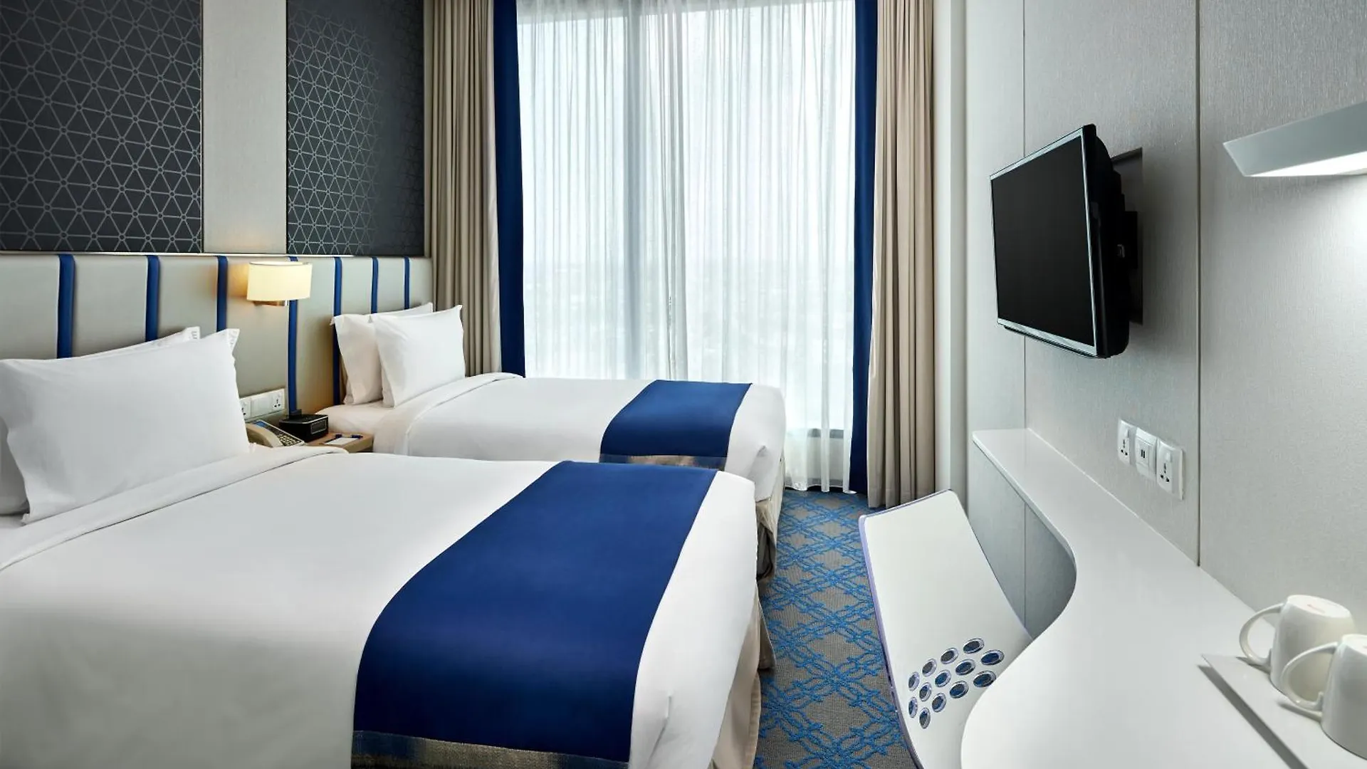 Holiday Inn Express Singapore Katong By Ihg 4*,  Singapore